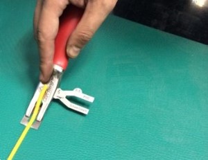 dụng cụ bào dây hàn thảm nhựa